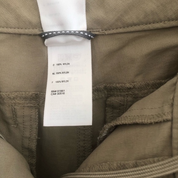 Tan North Face convertible pants. Size US 8. - Picture 8 of 13
